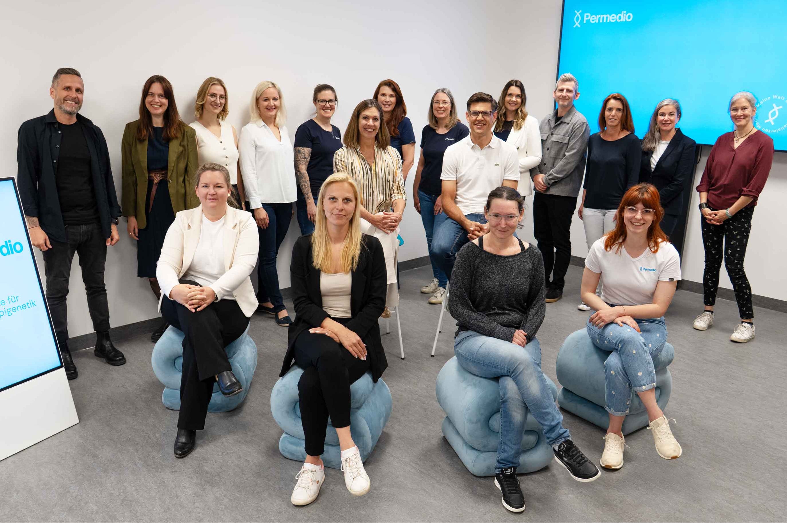 Gruppenfoto der Mitarbeiter von Permedio
